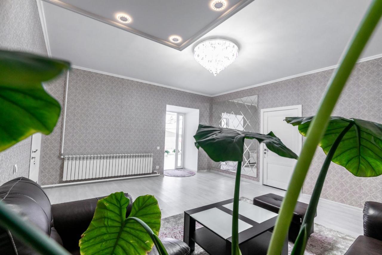 Mixx Hotel Karakol Kültér fotó