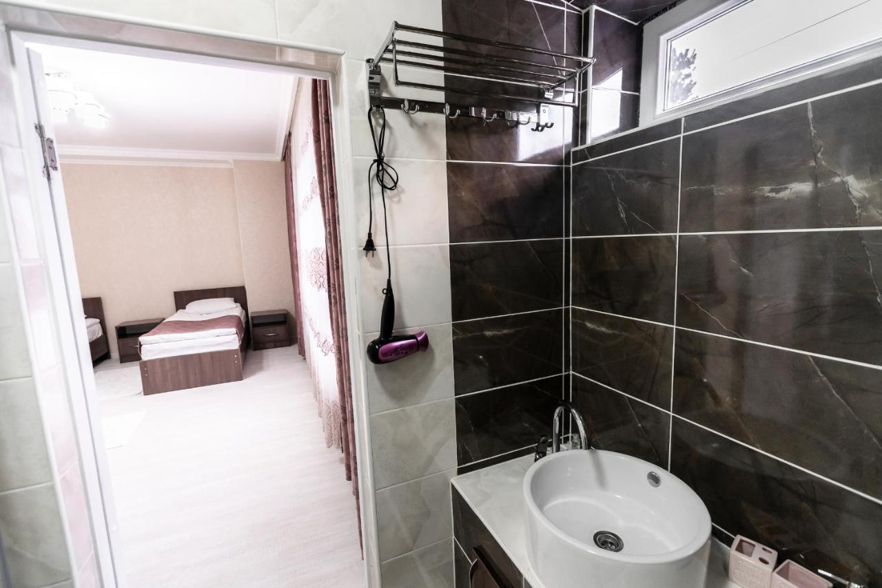 Mixx Hotel Karakol Kültér fotó